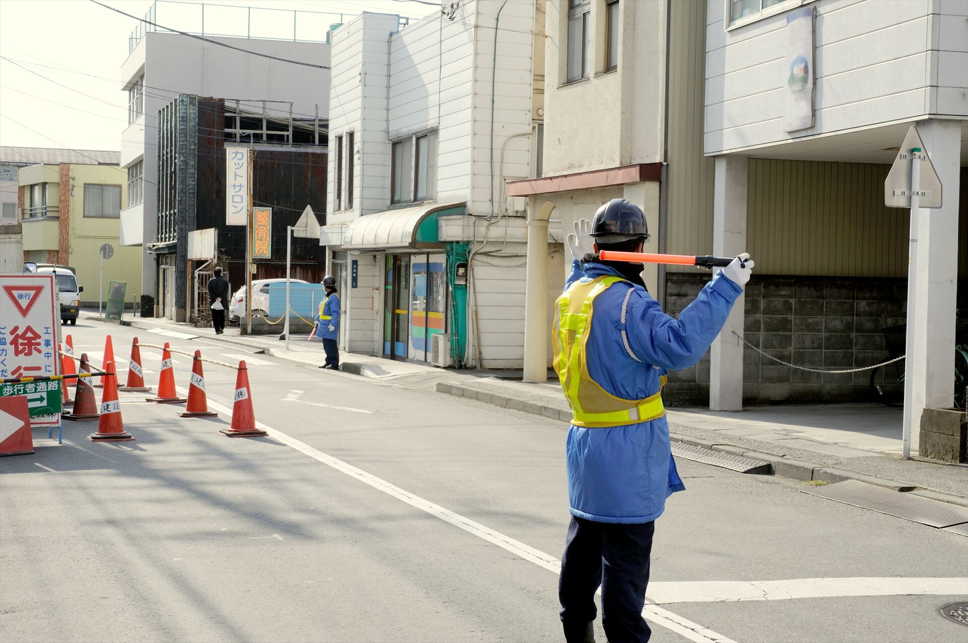 工事現場での警備風景